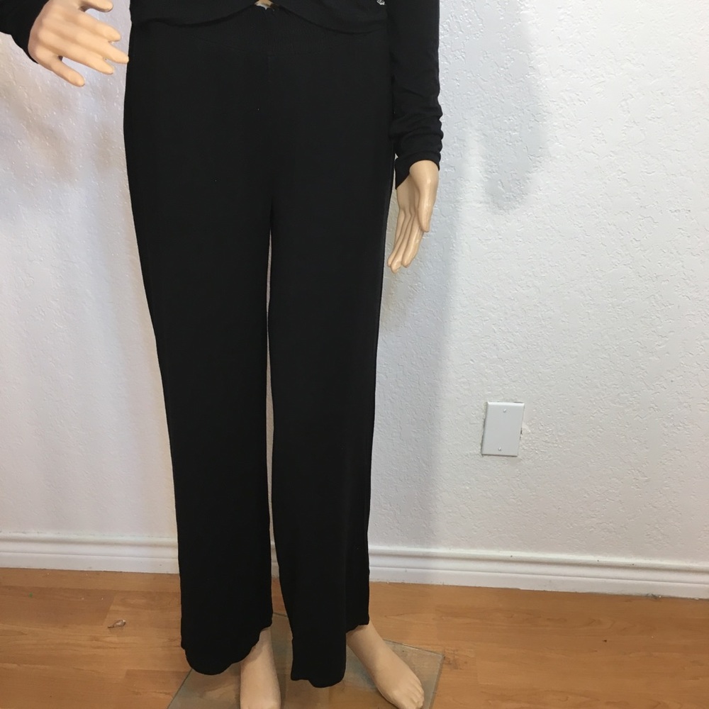 Fabletics Black Keyhole Top & Matching Pants - image 5